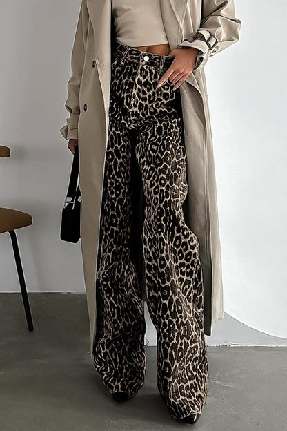 Elegantly Styled Pants for Everyday Wear
