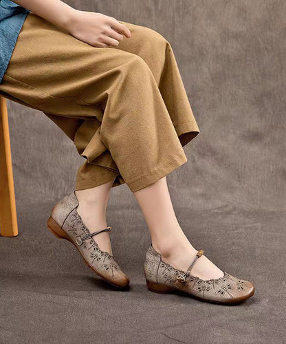 Classic Vintage Shoes with a Flattering Fit