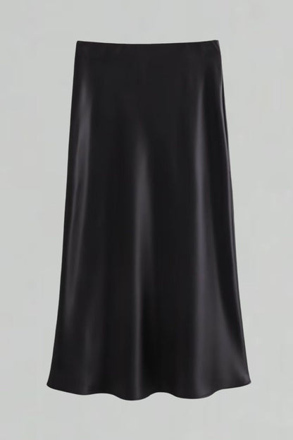 Effortlessly Elegant Garment with a Timeless Design
