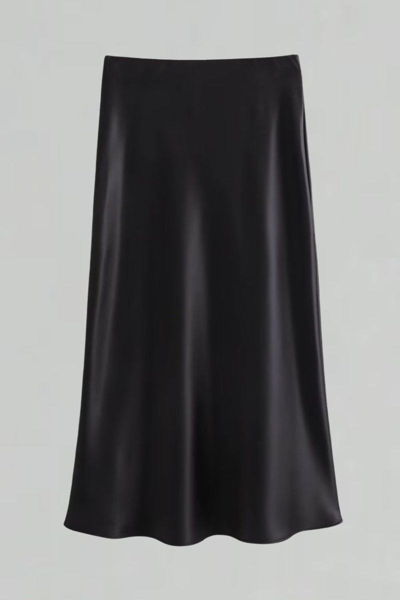 Effortlessly Elegant Garment with a Timeless Design