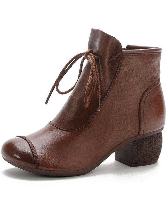 Well Tailored Boots with a Graceful Silhouette