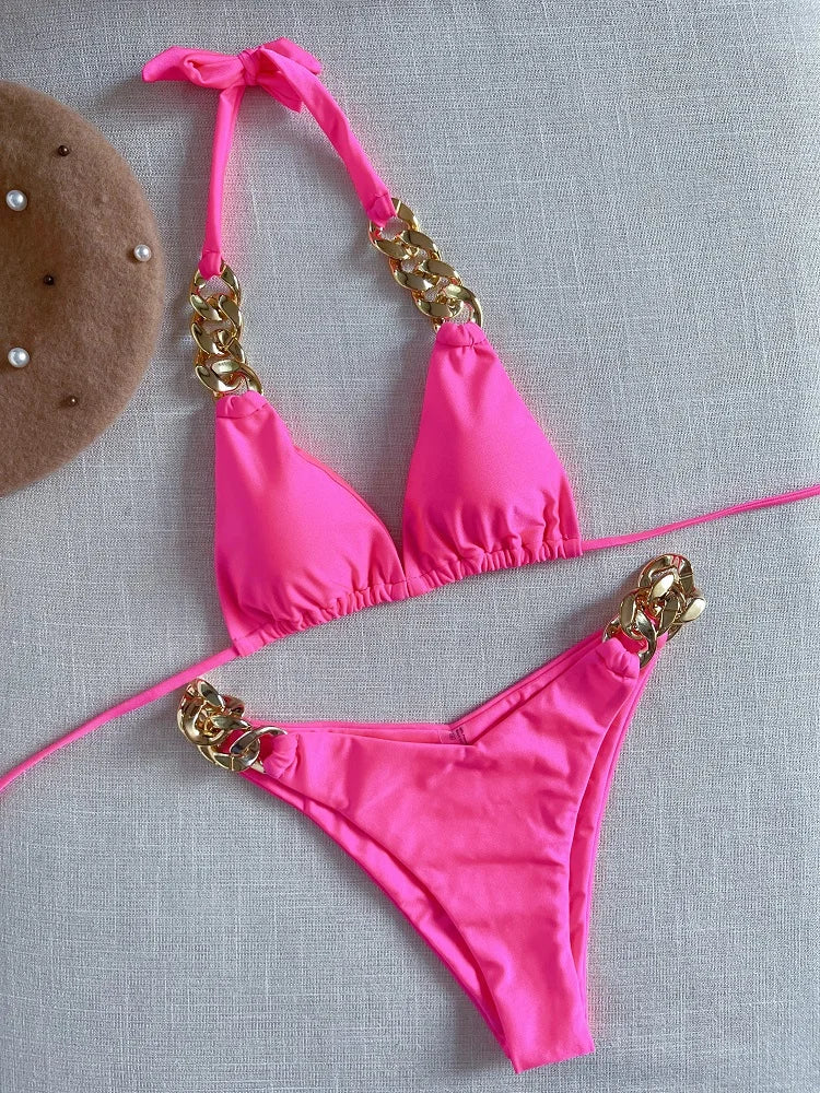 Well Tailored Swimsuit with a Graceful Silhouette