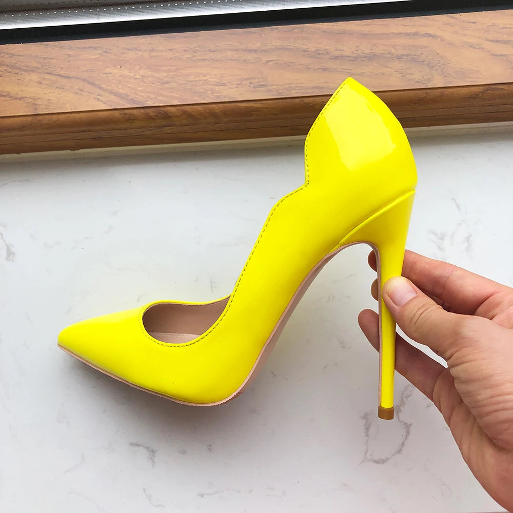 Well Tailored Shoes with a Graceful Silhouette