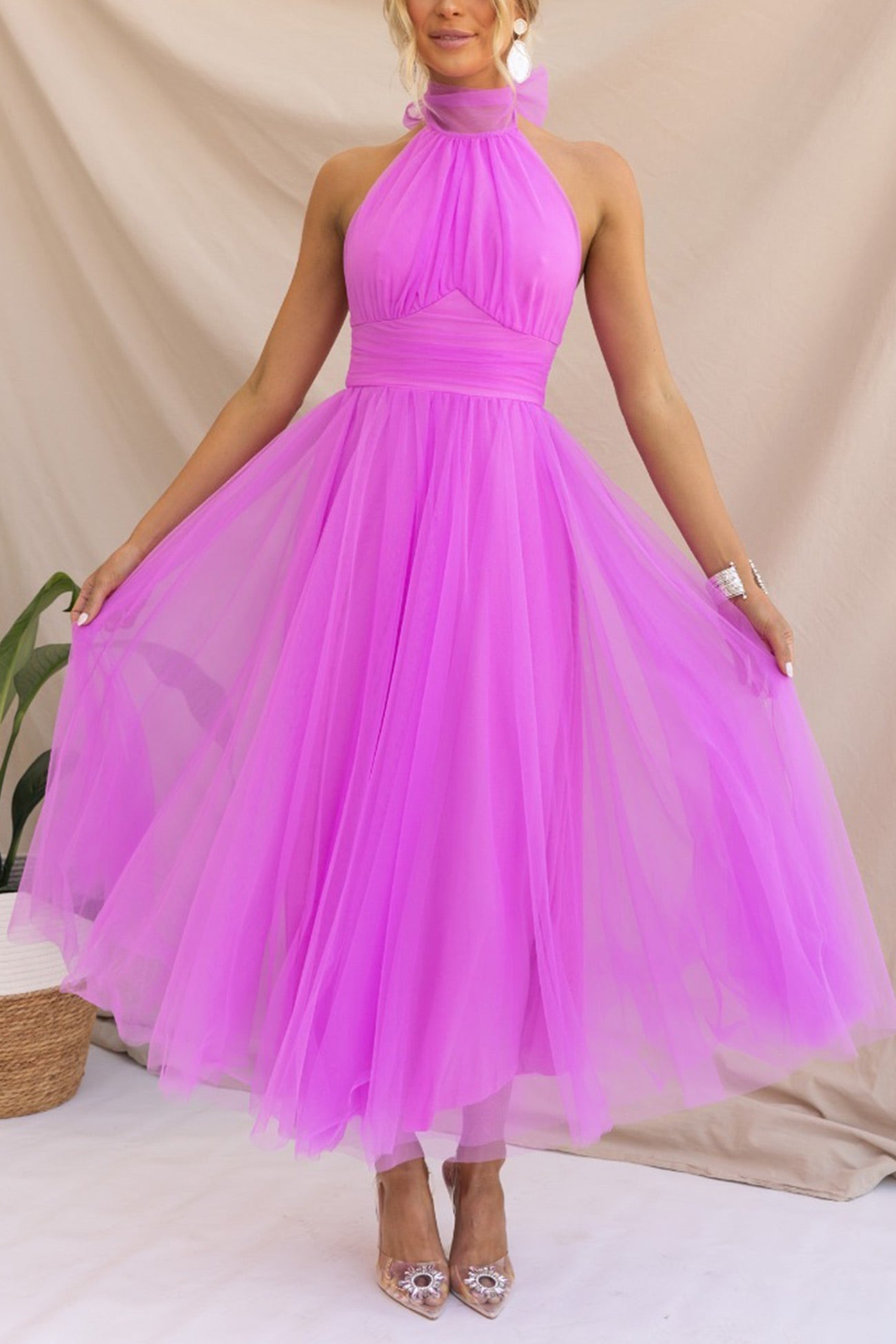 Well Tailored Dress with a Graceful Silhouette