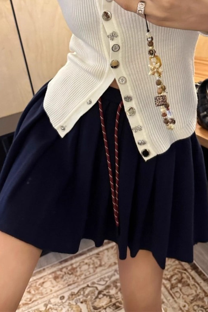 Effortlessly Elegant Garment with a Timeless Design