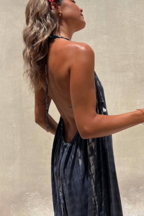 Sophisticated Garment with a Clean Classic Look