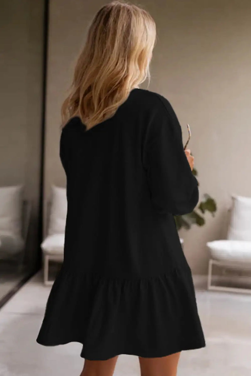 Beautifully Finished Dress in a Timeless Design