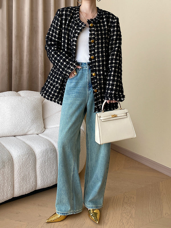 Classic Vintage Sweater with a Flattering Fit