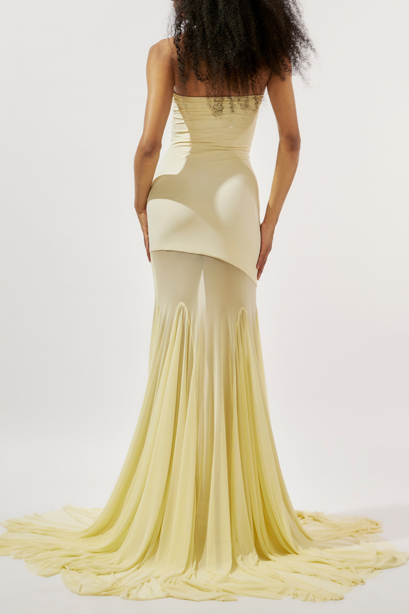 Effortlessly Elegant Dress with a Timeless Design