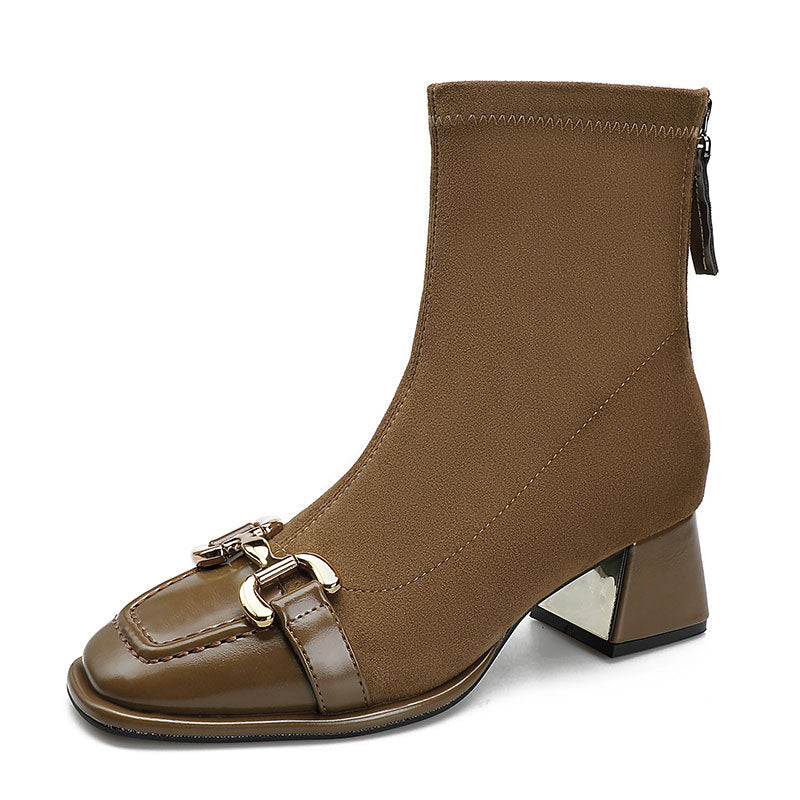 Effortlessly Elegant Boots with a Timeless Design