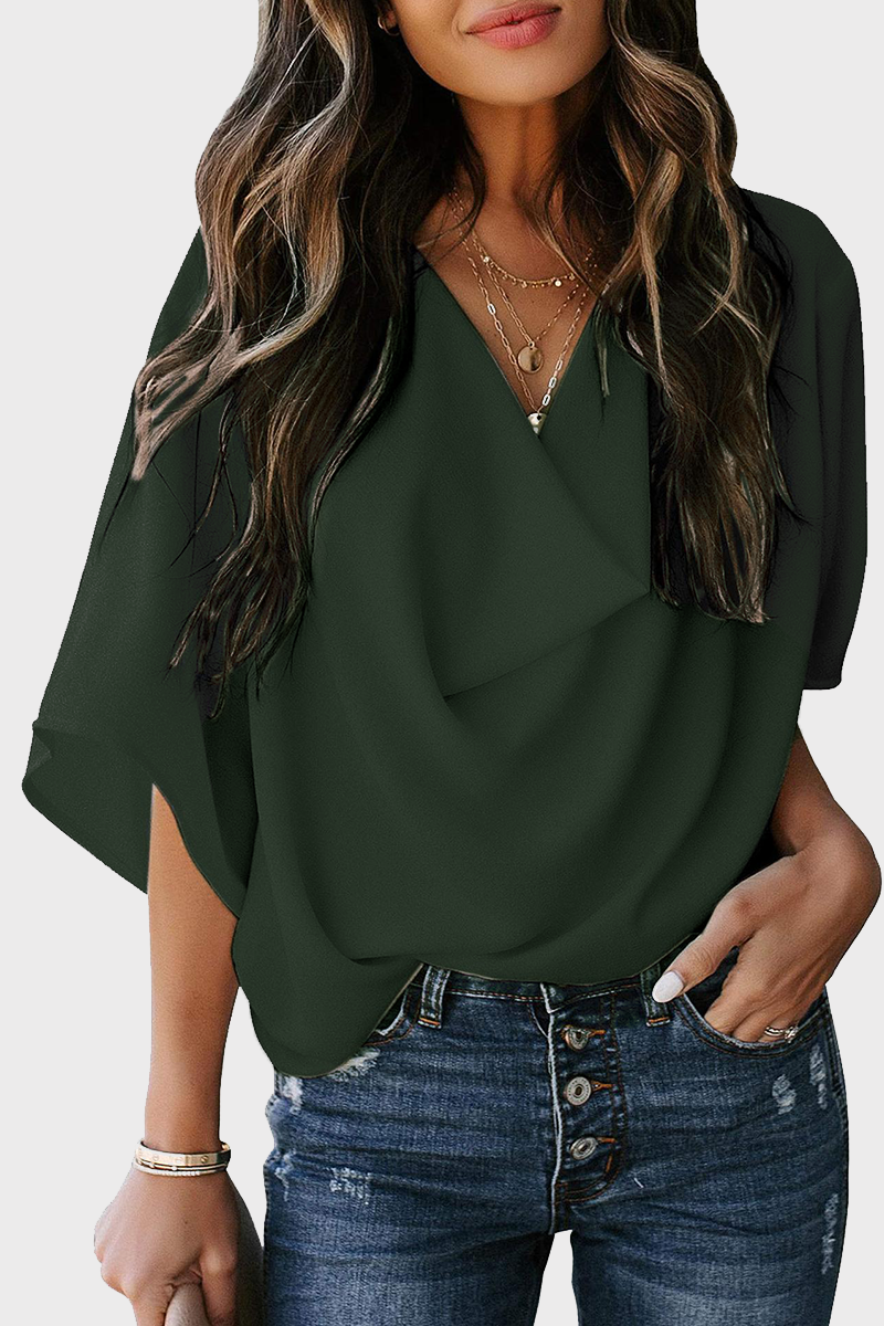 Well Tailored Top with a Graceful Silhouette