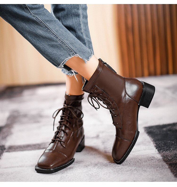 Polished Boots with an Effortless Classic Look