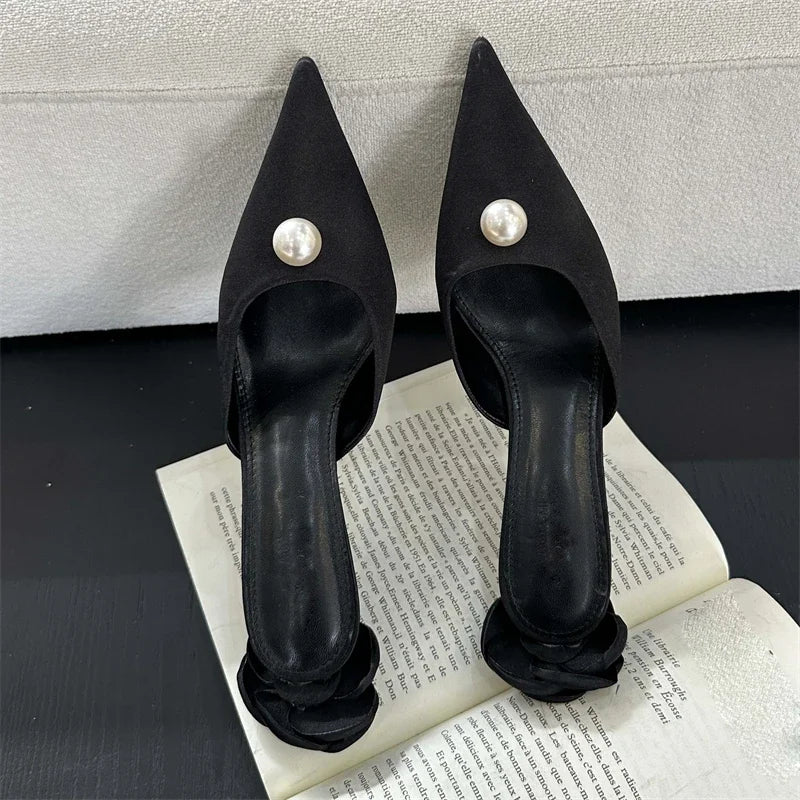 Well Tailored Heels with a Graceful Silhouette