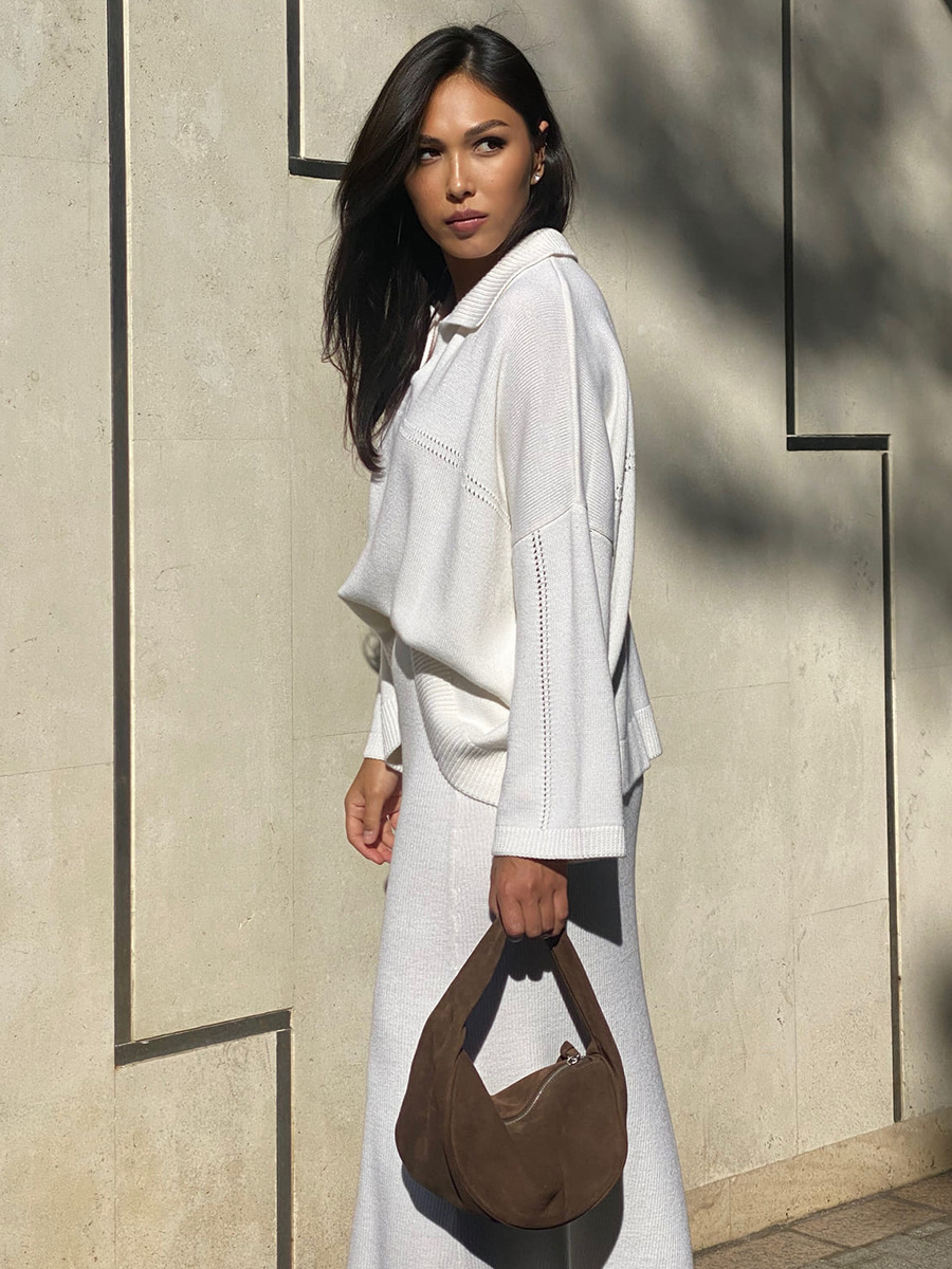 Effortlessly Elegant Garment with a Timeless Design