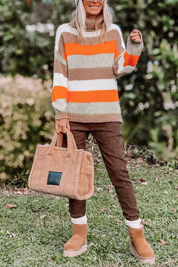 Well Tailored Sweater with a Graceful Silhouette