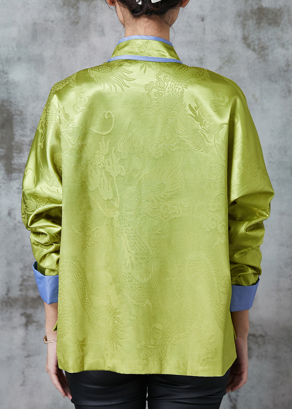 Effortlessly Elegant Coat with a Timeless Design