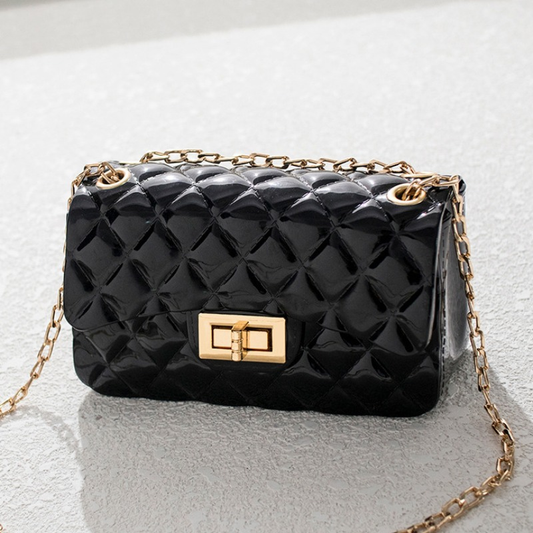 Effortlessly Elegant Bag with a Timeless Design