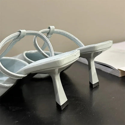 Beautifully Finished Heels in a Timeless Design