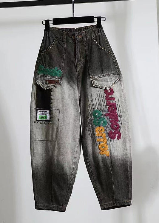 Effortlessly Elegant Pants with a Timeless Design