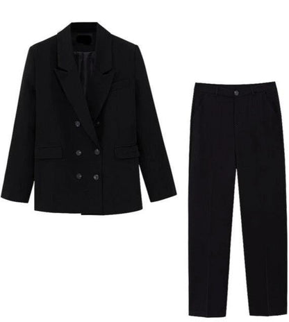Well Tailored Pants with a Graceful Silhouette