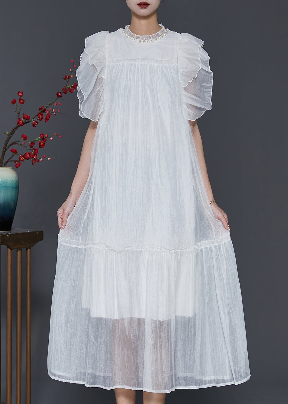Beautifully Finished Dress in a Timeless Design
