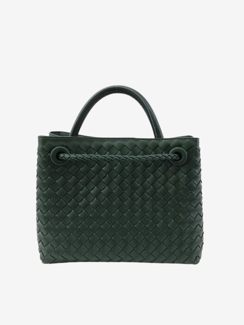 Beautifully Finished Bag in a Timeless Design
