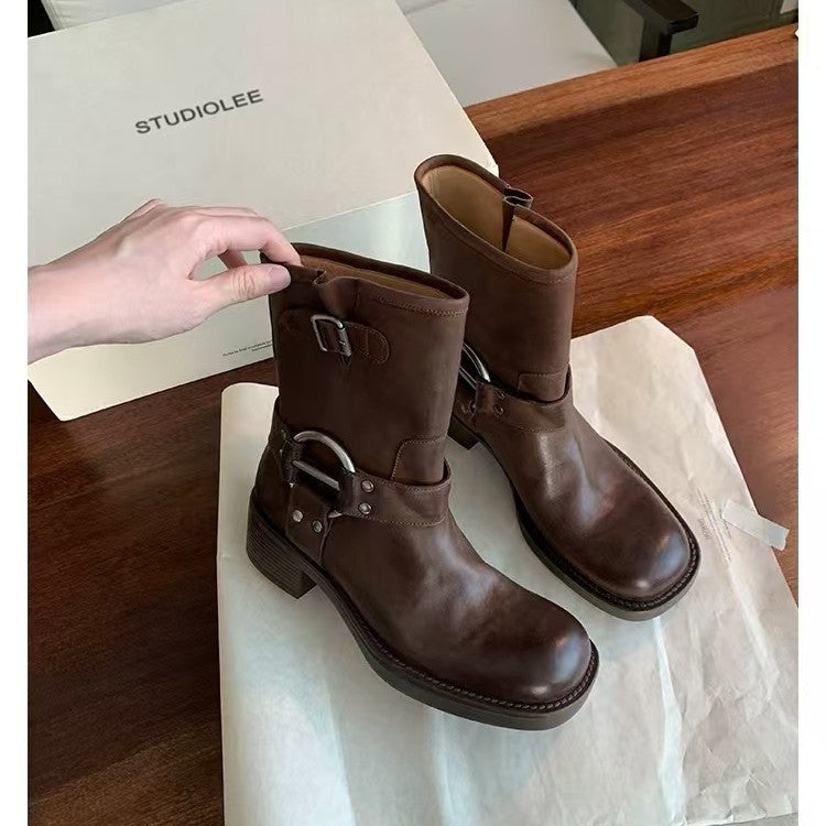 Polished Boots with an Effortless Classic Look