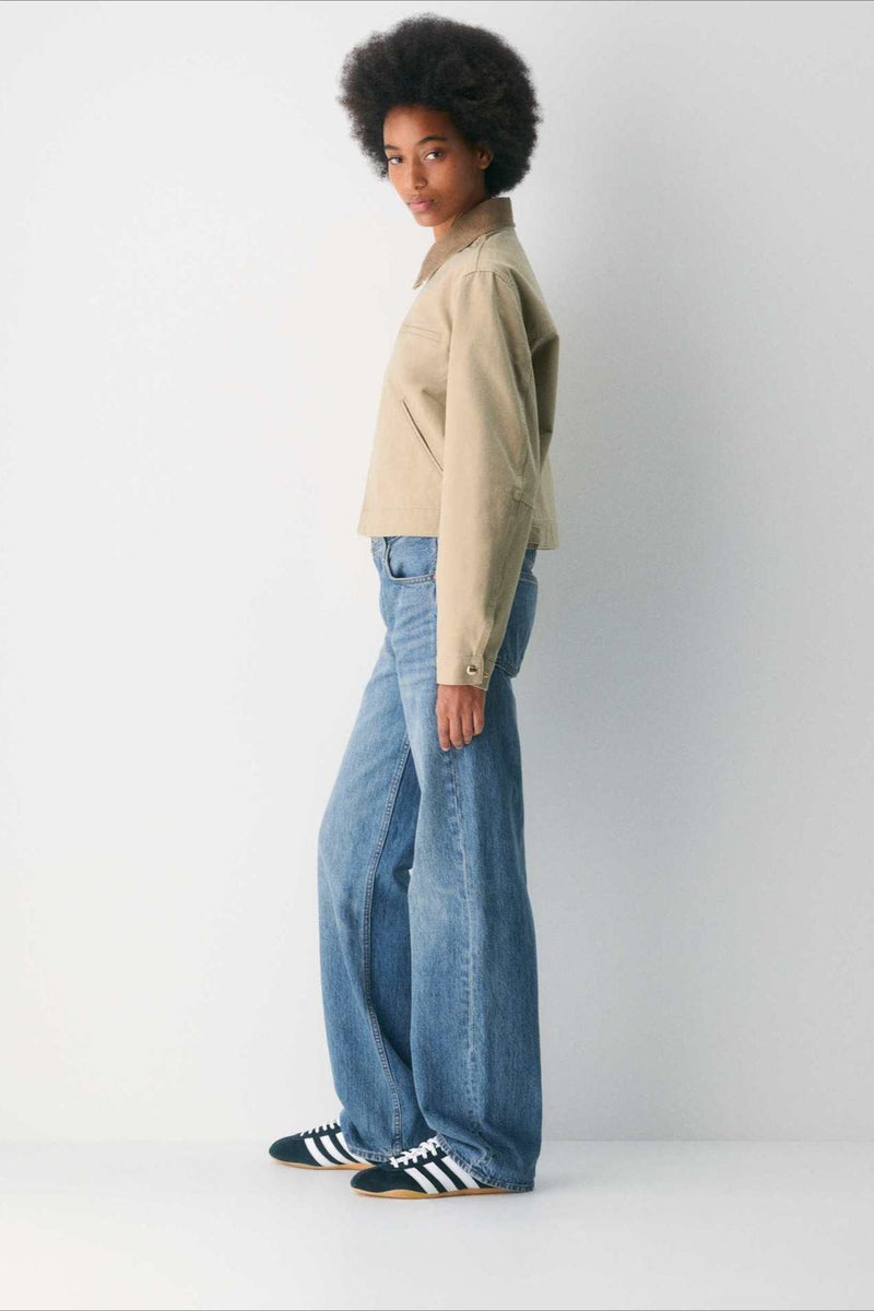 Well Tailored Jacket with a Graceful Silhouette