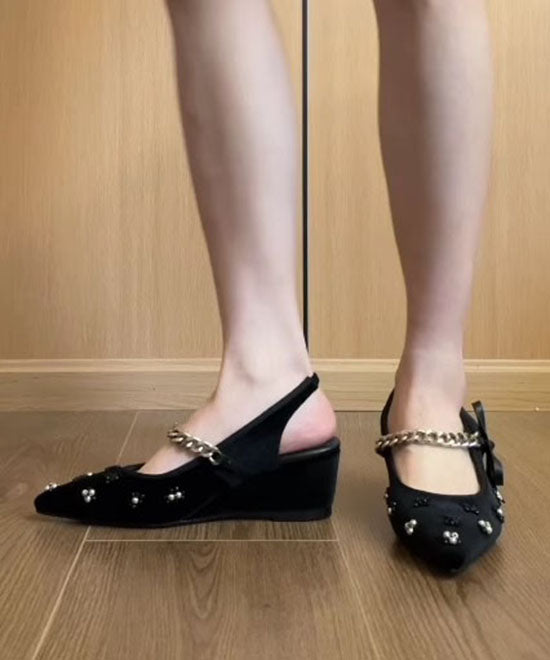 A Vintage Style Heels with Delicate Timeless Details