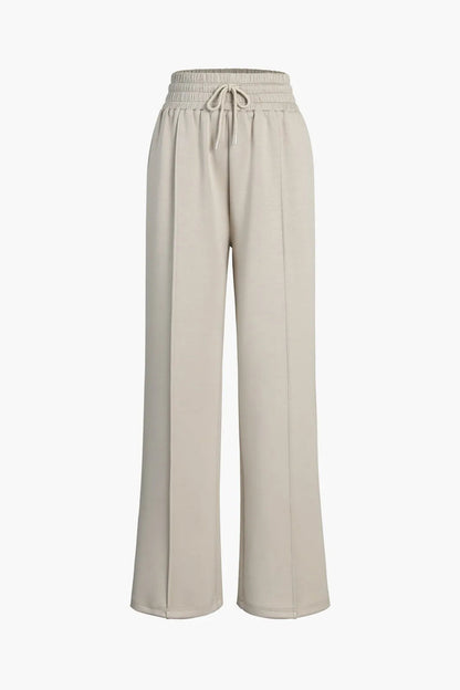 Effortlessly Elegant Pants with a Timeless Design