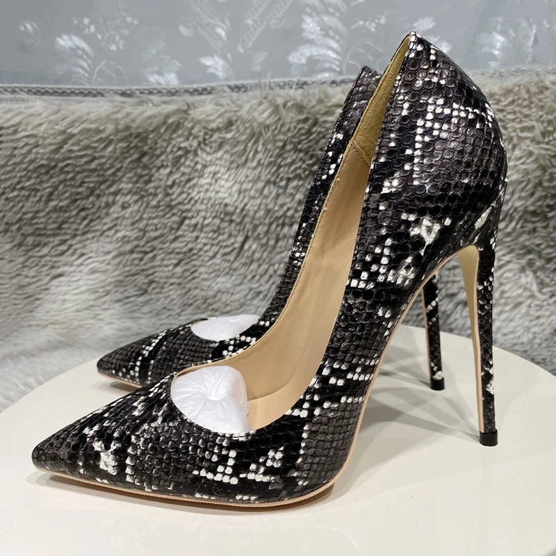 Classic Vintage Shoes with a Flattering Fit
