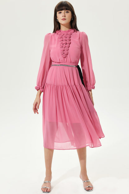 Beautifully Finished Dress in a Timeless Design