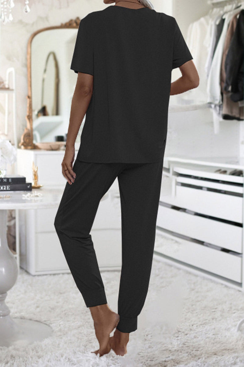 Well Tailored Pants with a Graceful Silhouette
