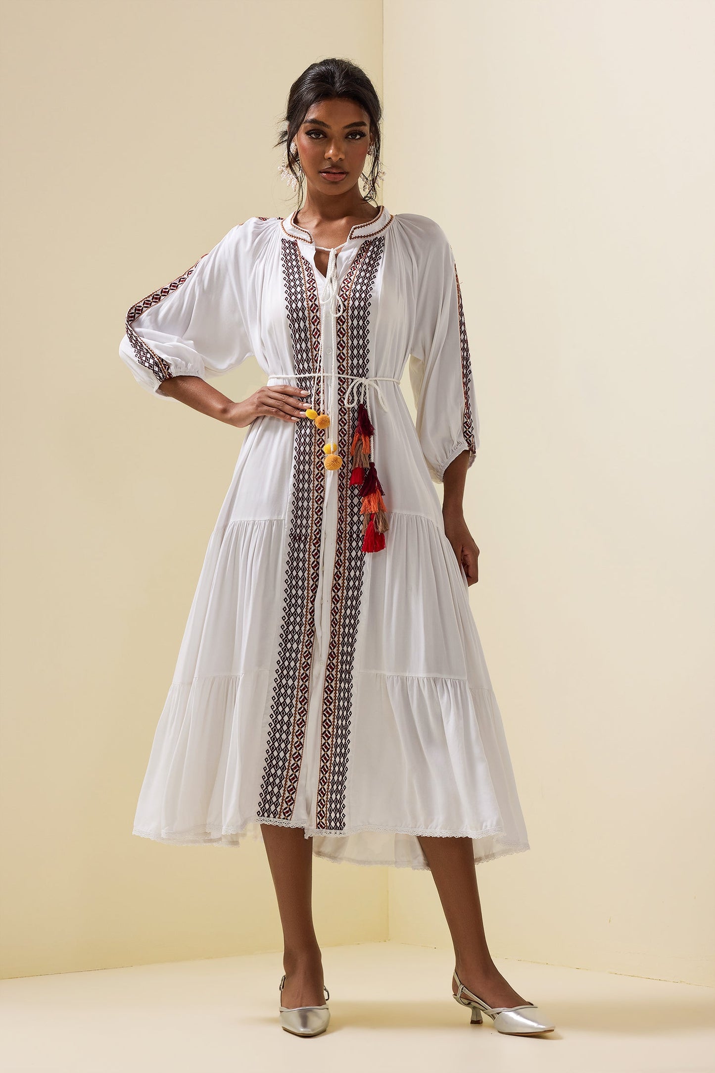 Effortlessly Elegant Dress with a Timeless Design