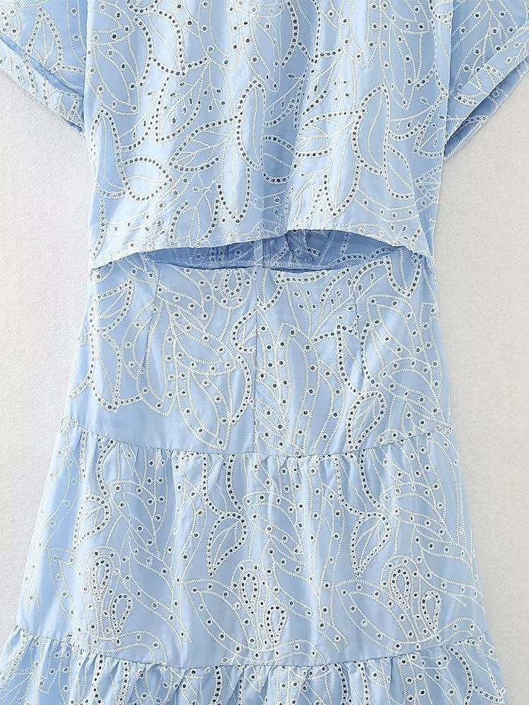 Effortlessly Elegant Dress with a Timeless Design