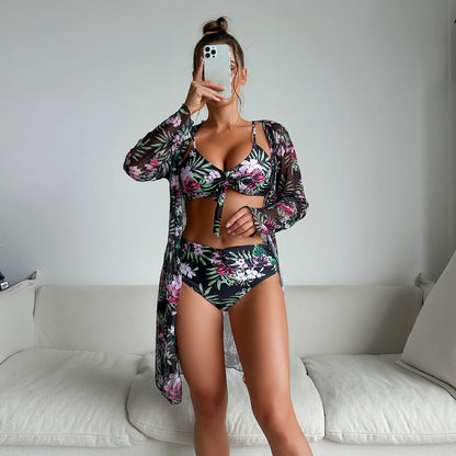 Effortlessly Elegant Bikini with a Timeless Design
