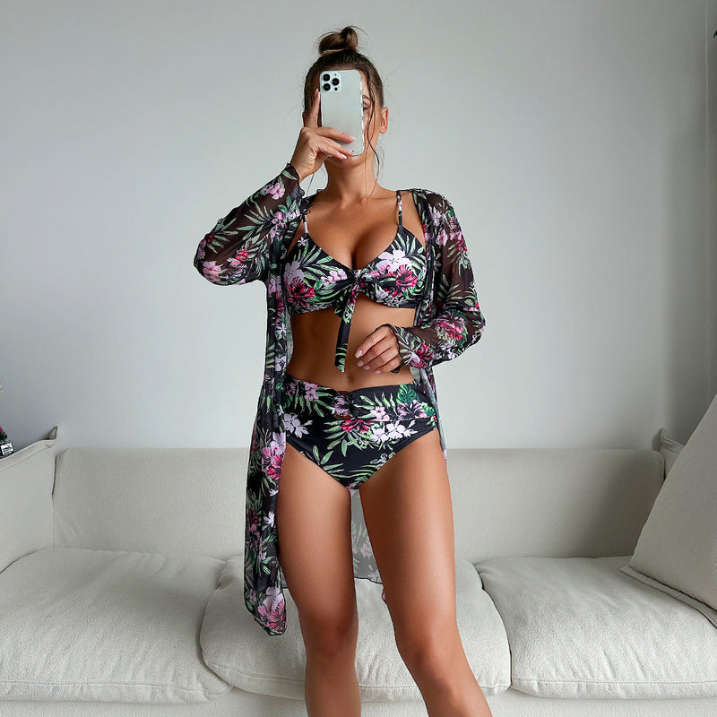 Effortlessly Elegant Bikini with a Timeless Design