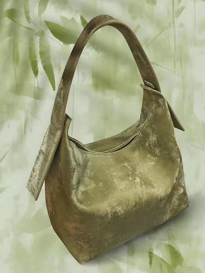 Polished Bag with an Effortless Classic Look