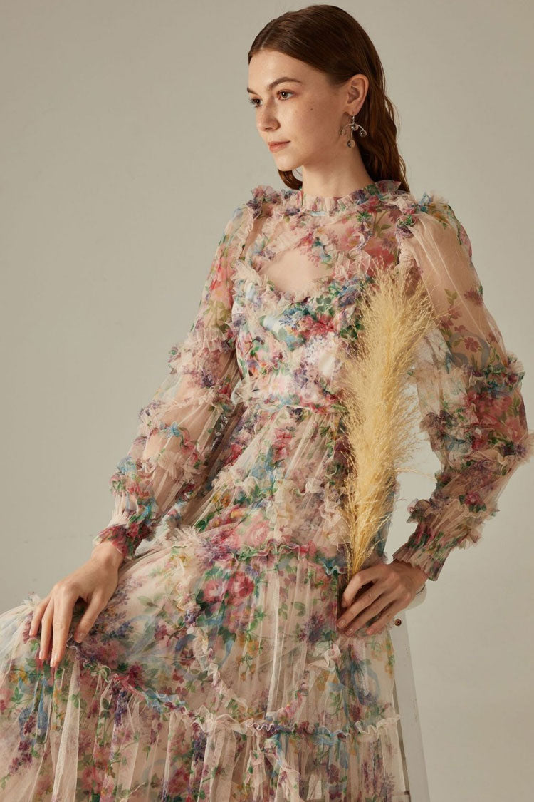 Gracefully Styled Dress for Any Occasion