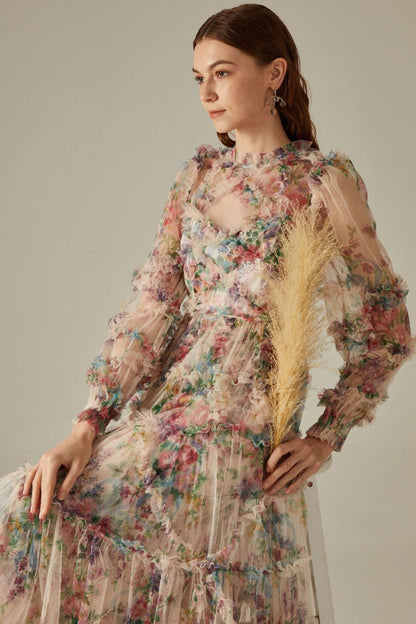 Gracefully Styled Dress for Any Occasion
