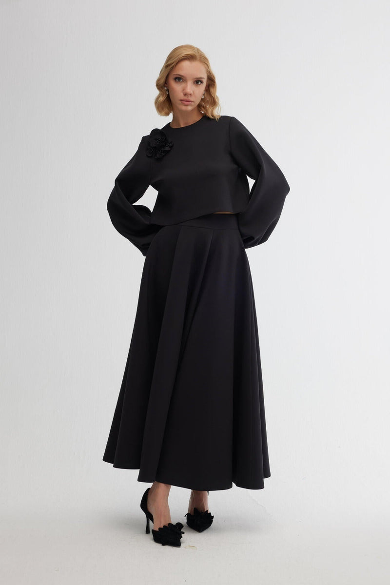 Gracefully Styled Garment for Any Occasion