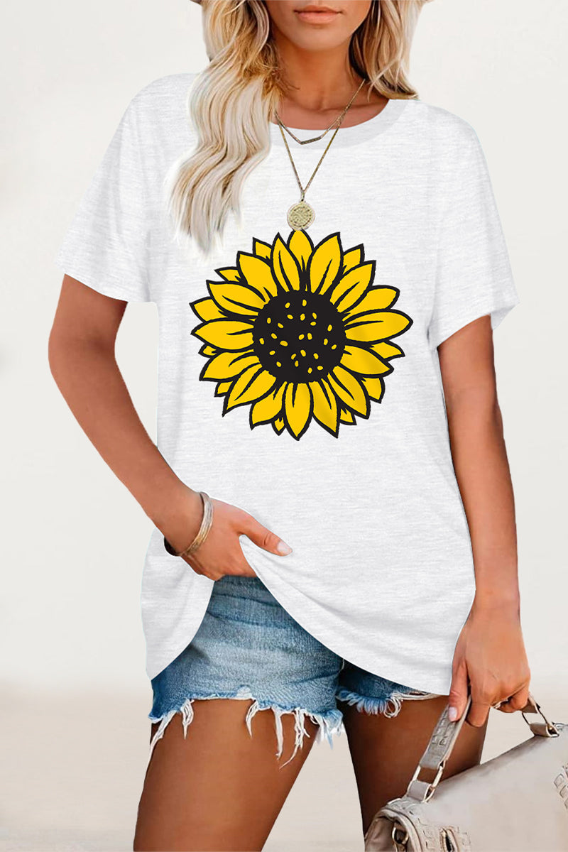 Effortlessly Elegant T-Shirt with a Timeless Design