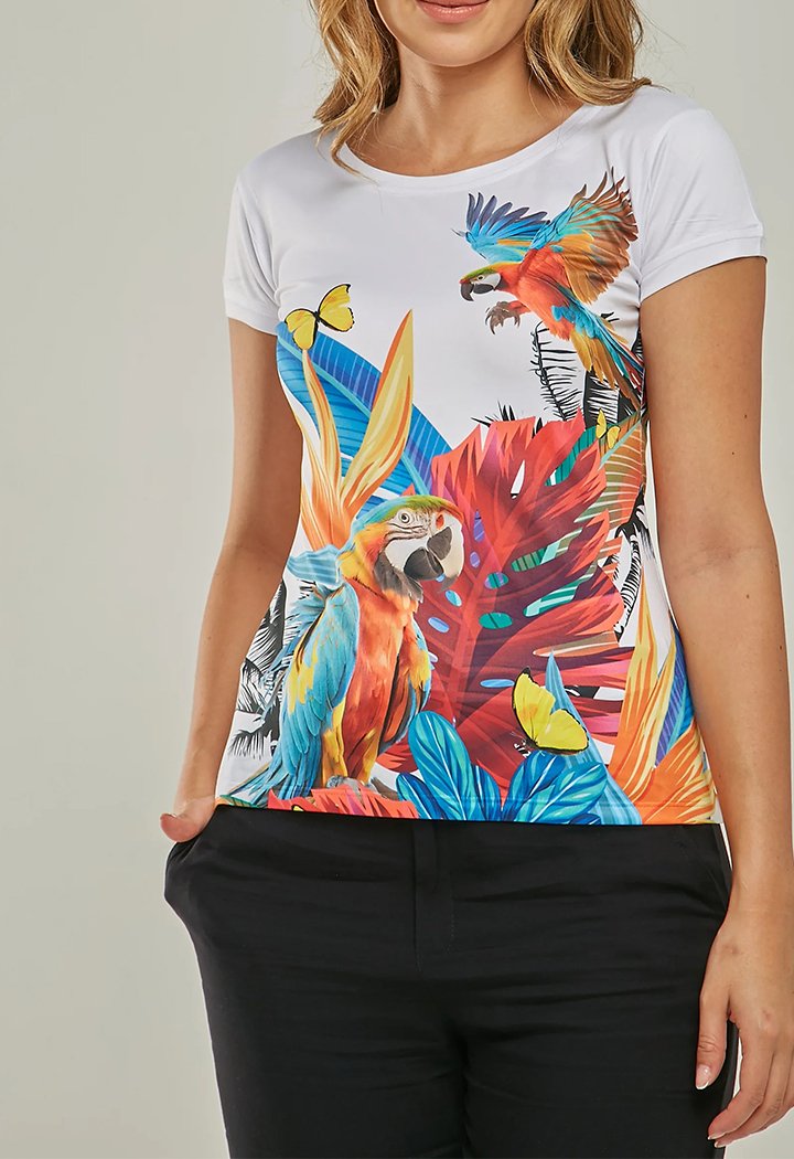 Beautifully Crafted T-Shirt in a Classic Style