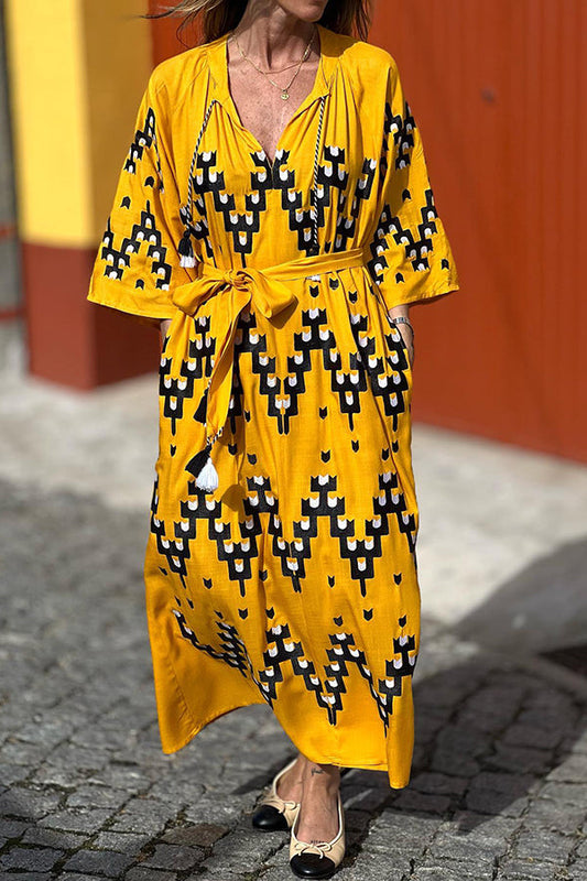 Beautifully Finished Dress in a Timeless Design