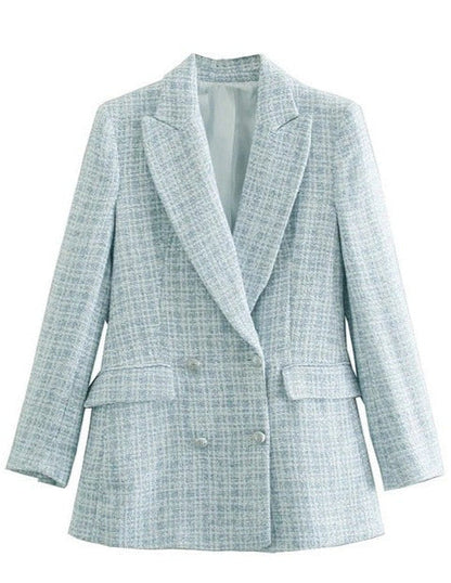 Sophisticated Garment with a Clean Classic Look