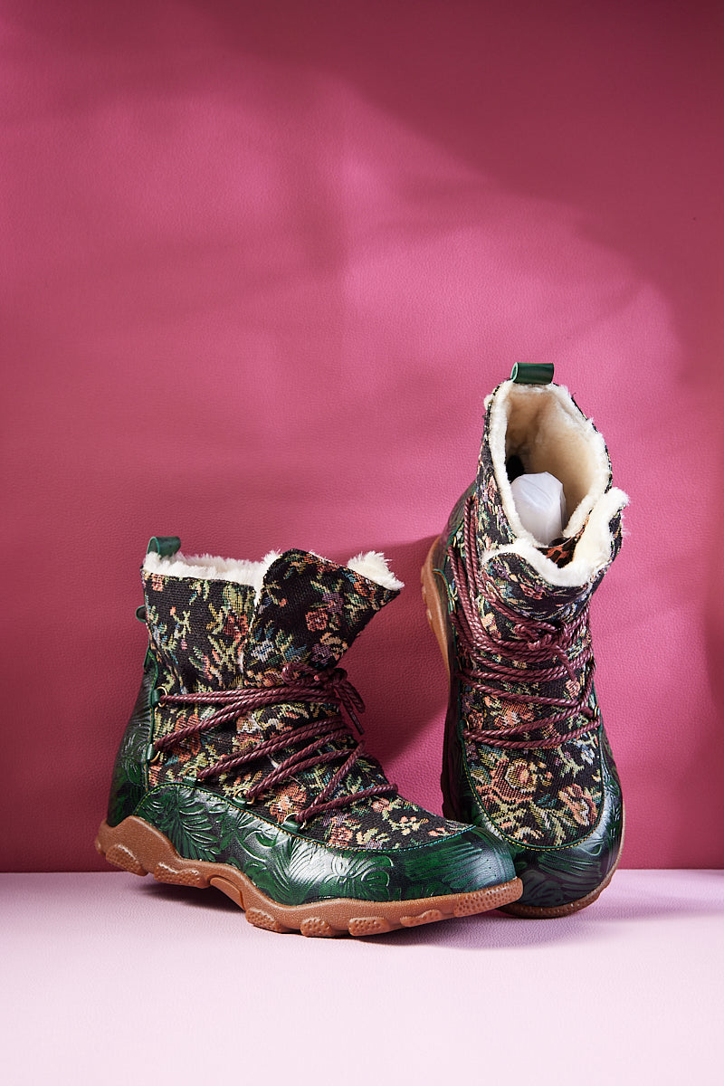 Beautifully Finished Boots in a Timeless Design