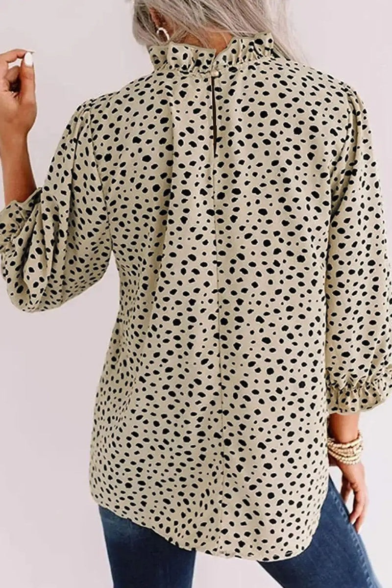 Sophisticated Blouse with a Clean Classic Look