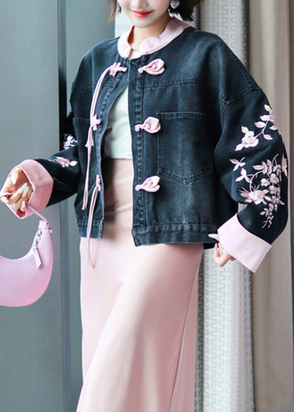 Elegantly Styled Coat for Everyday Wear