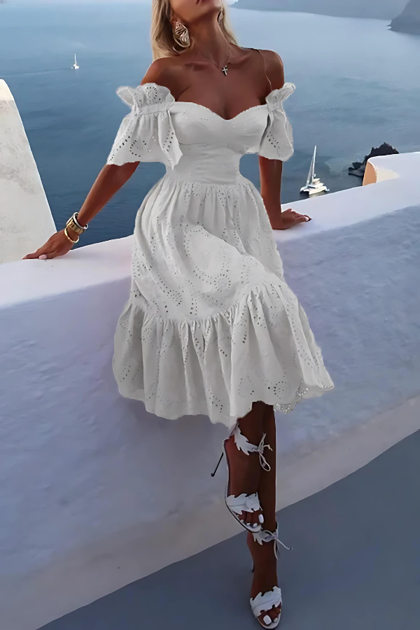Effortlessly Elegant Garment with a Timeless Design