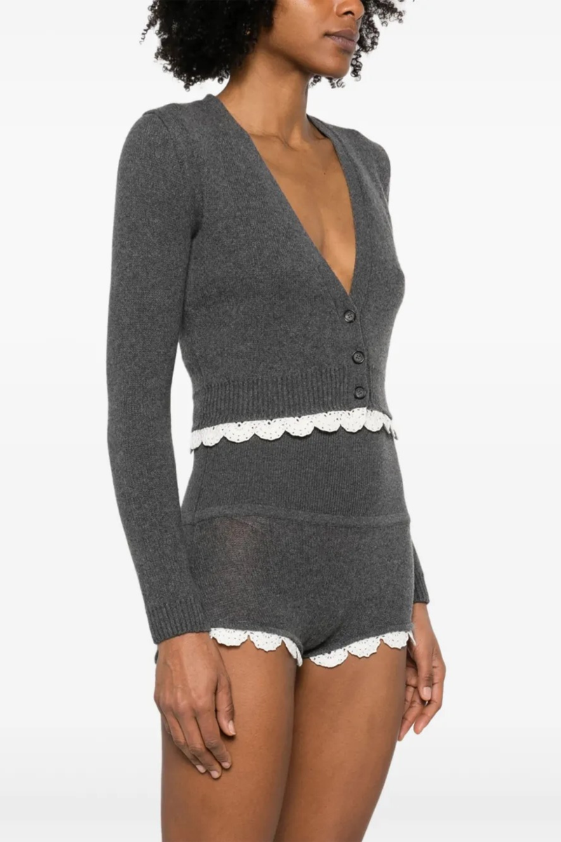 Effortlessly Elegant Cardigan with a Timeless Design